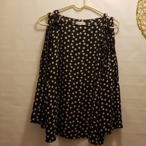 Black and white Max top